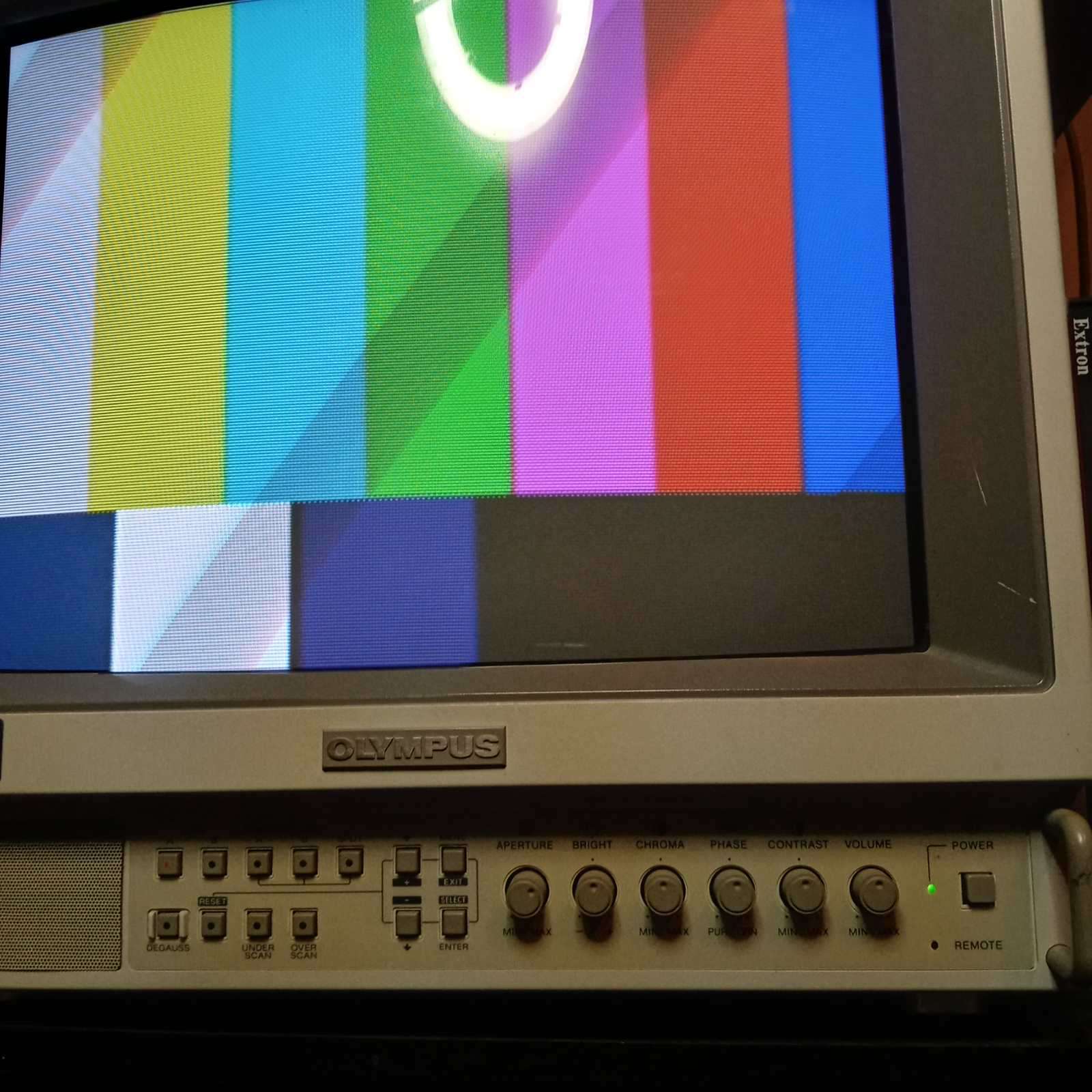 Used Olympus OEV-142 color CRT Monitor  Olympus OEV-142 color CRT Monitor Sony PVM-1353 resolutions picture screens